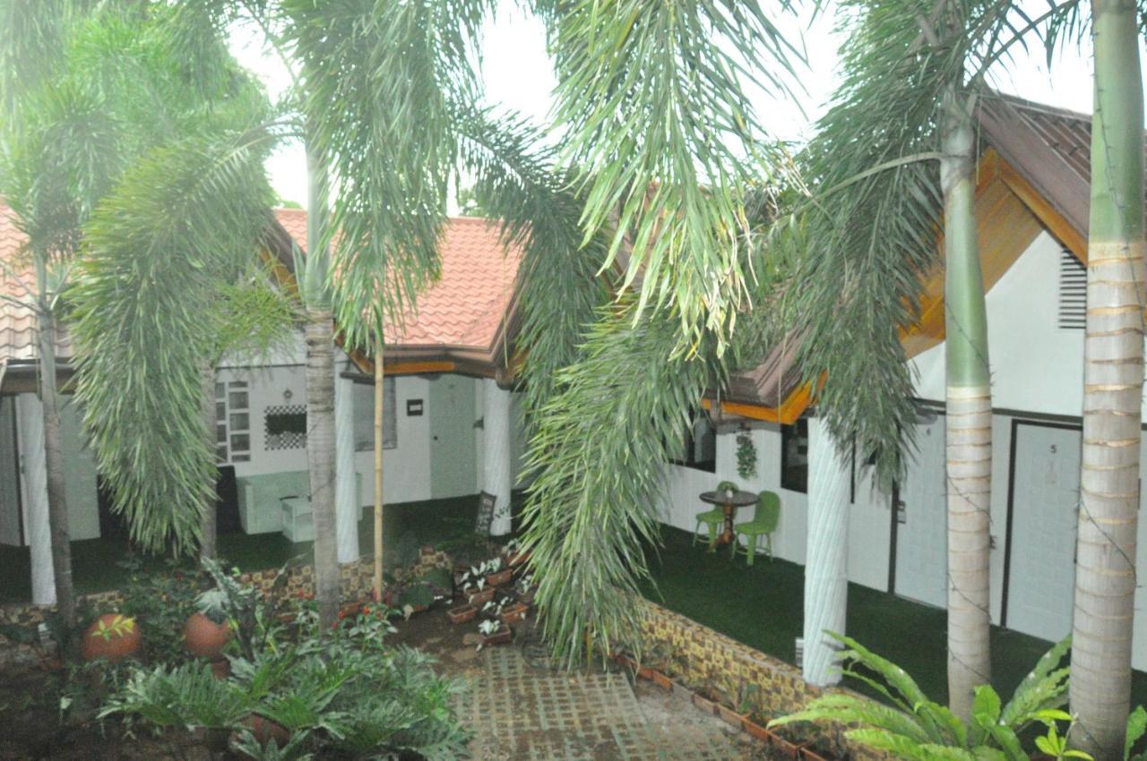 Infinite Green Pension Puerto Princesa Buitenkant foto