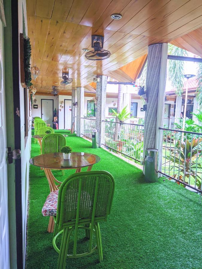 Infinite Green Pension Puerto Princesa Buitenkant foto