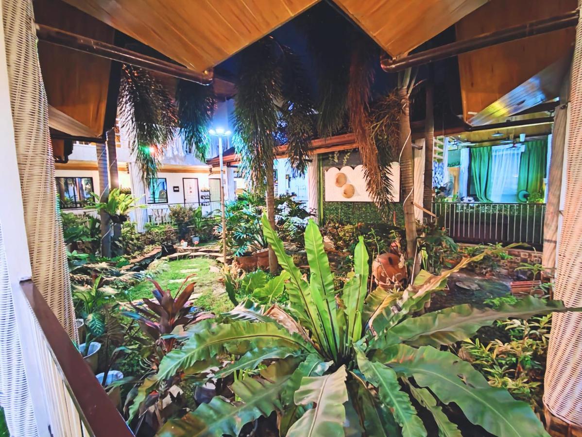 Infinite Green Pension Puerto Princesa Buitenkant foto