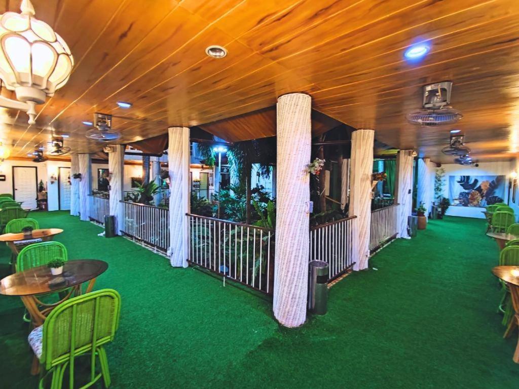 Infinite Green Pension Puerto Princesa Buitenkant foto