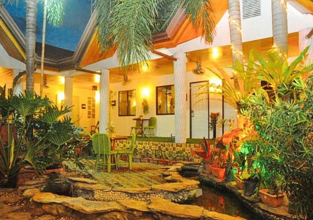 Infinite Green Pension Puerto Princesa Buitenkant foto